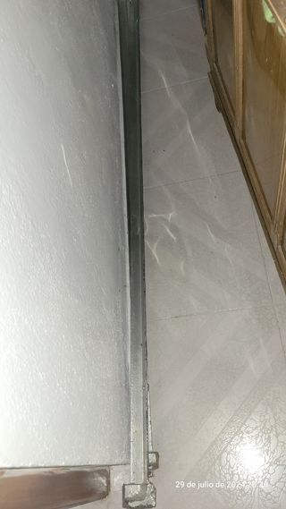 Cama plateada antigua de 135 cm.