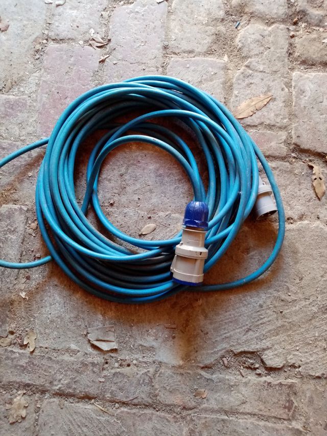 Prolunga cavo elettrico blu