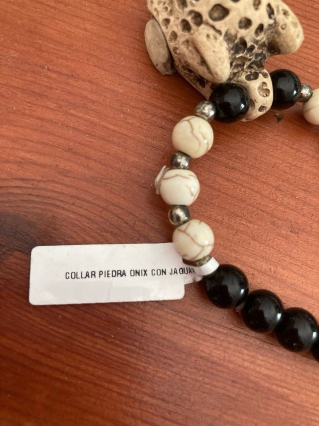 Collar onix negro con jaguar de piedra