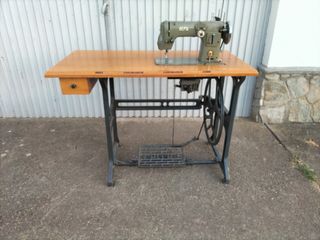 Maquina coser alfa antigua