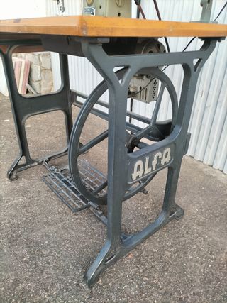 Maquina coser alfa antigua