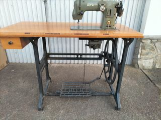 Maquina coser alfa antigua