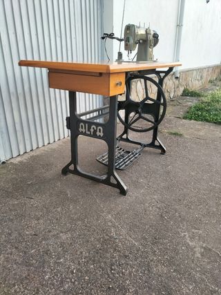 Maquina coser alfa antigua