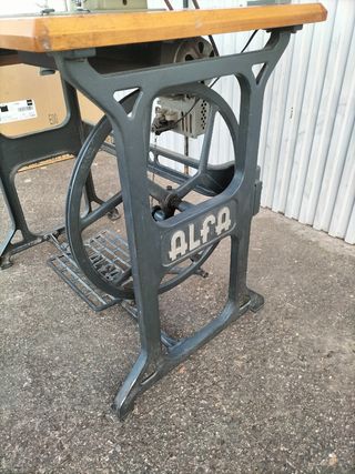 Maquina coser alfa antigua