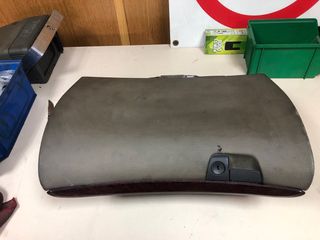 Guantera volvo v70 09184925