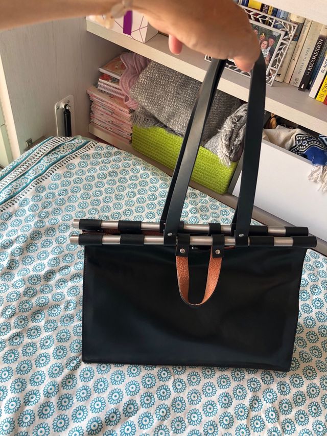 Bolso grande cuero negro