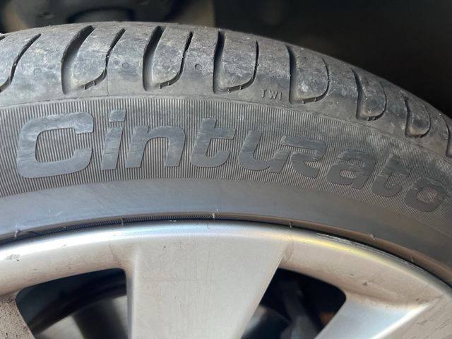 Pirelli Cinturato P7 Seal Inside 235/40 18R 95W