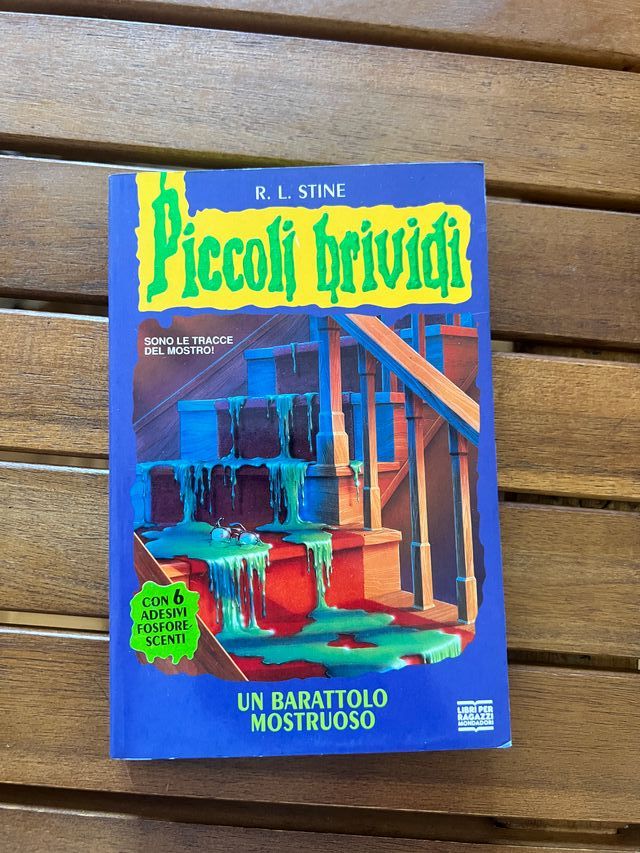 libro Piccoli Brividi "un barattolo mostruoso" di