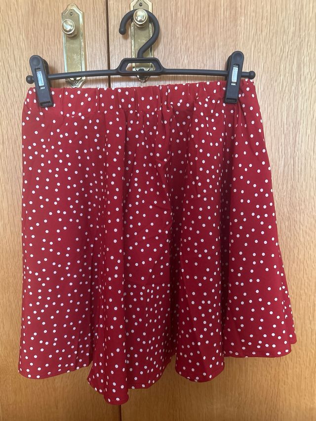 Falda corta roja