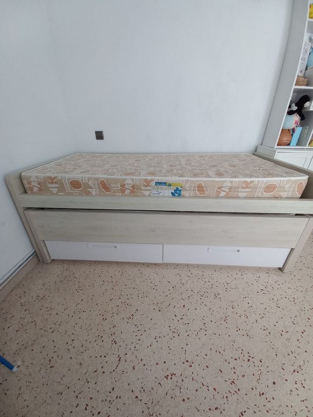 Cama doble con cajones