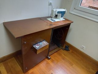 MAQUINA DE COSER SINGER 802-22+ MUEBLE 