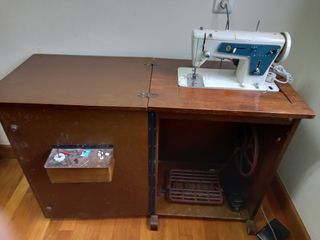 MAQUINA DE COSER SINGER 802-22+ MUEBLE 