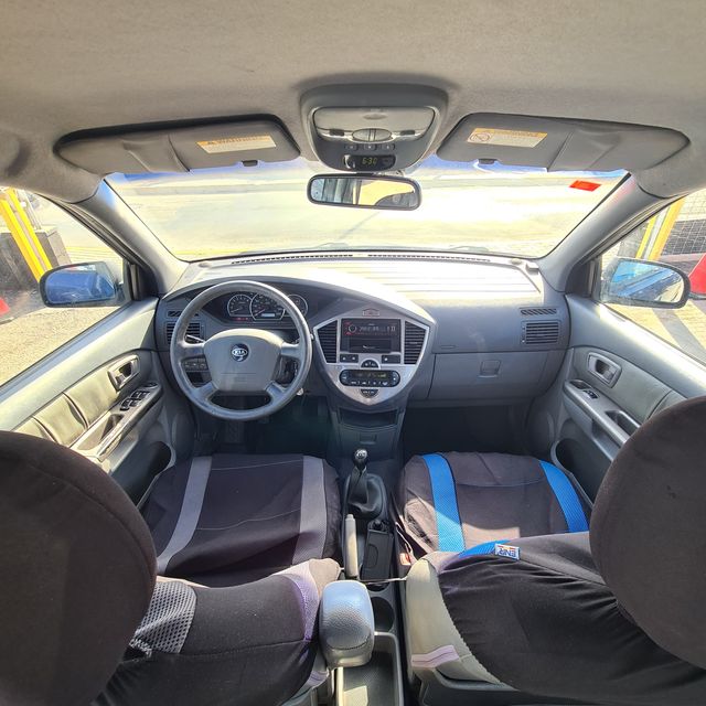 Kia Carens 1.8i 16V