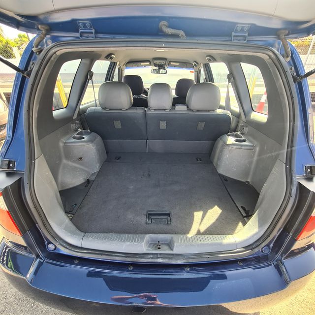Kia Carens 1.8i 16V
