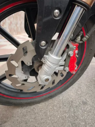 Se vende moto de 125