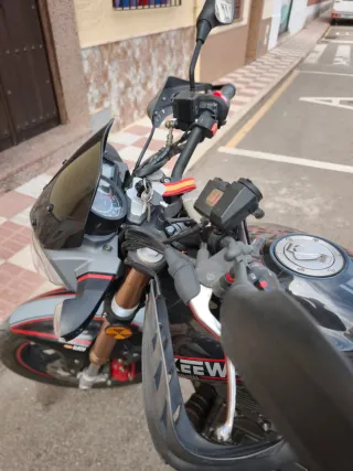 Se vende moto de 125