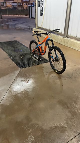 Bicicleta de enduro Giant reign