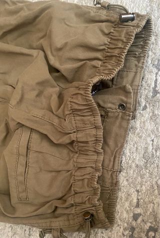 Pantalón parachute de Bershka
