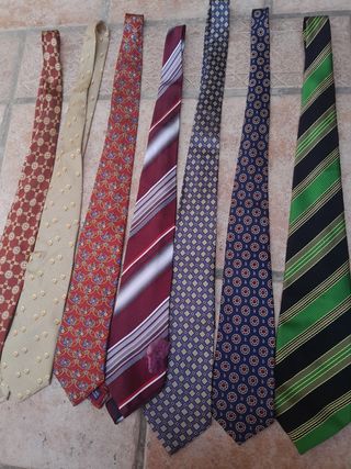 10 Corbatas vintage varias marcas y tejidos
