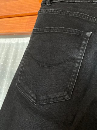 Vaqueros negros (pull&bear)