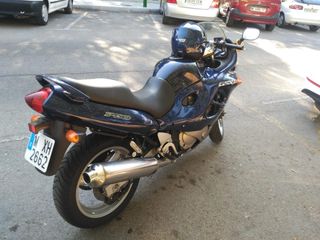 Suzuki GSXF 750 KATANA
