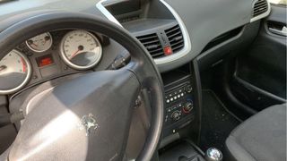 Peugeot 207 2010