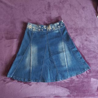 Falda larga vaquera con bordados