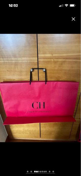 2 Bolsas de Carolina Herrera y 1 de Bimba y Lola.