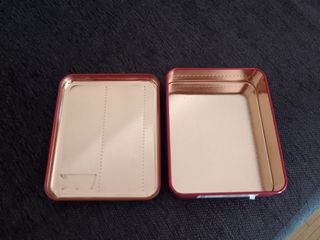 CAJA METÁLICA LEVIS VACIA