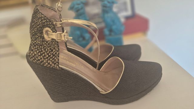 Cuñas de marca, de vestir