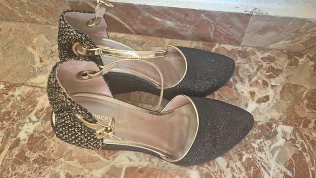 Cuñas de marca, de vestir