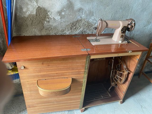 Maquina de coser antigua singer