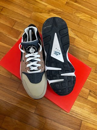 Nike Air Huarache LE Desert Oak, talla 44