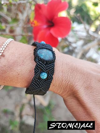 Bracciale in macrame con apatite