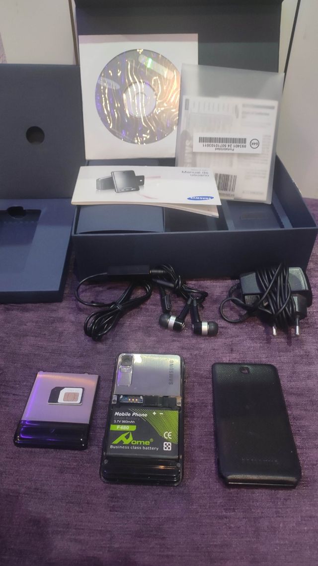 Móvil Samsung F480 .