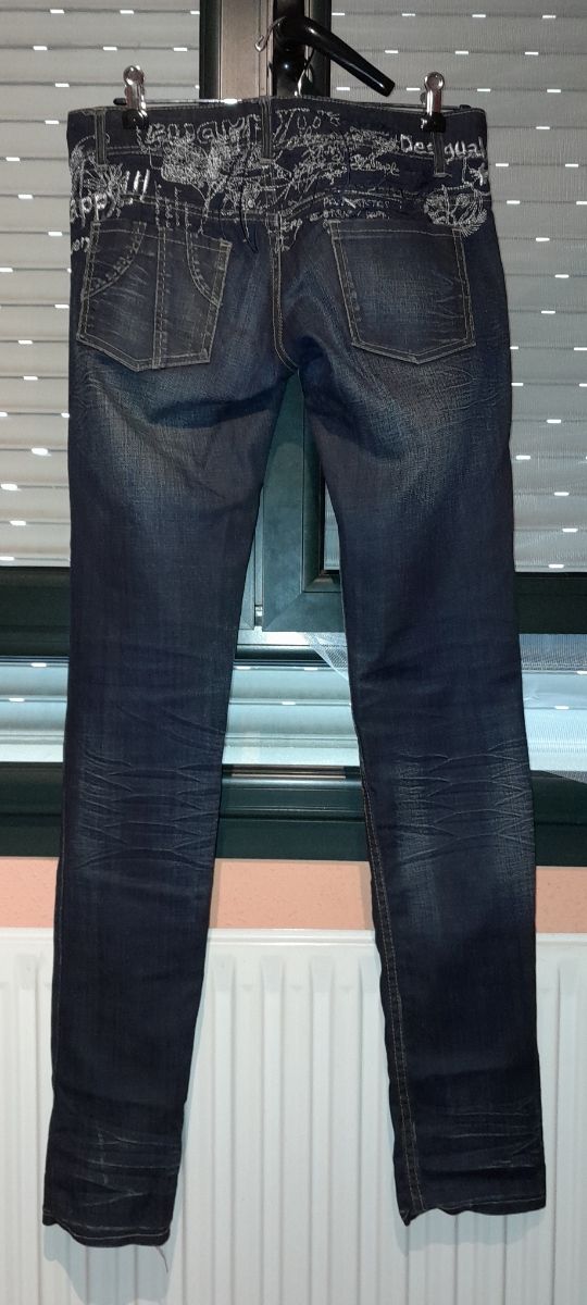 Pantalón vaquero Desigual
