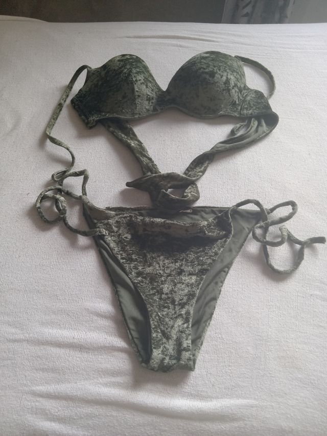 Costume di ciniglia calzedonia taglia 42