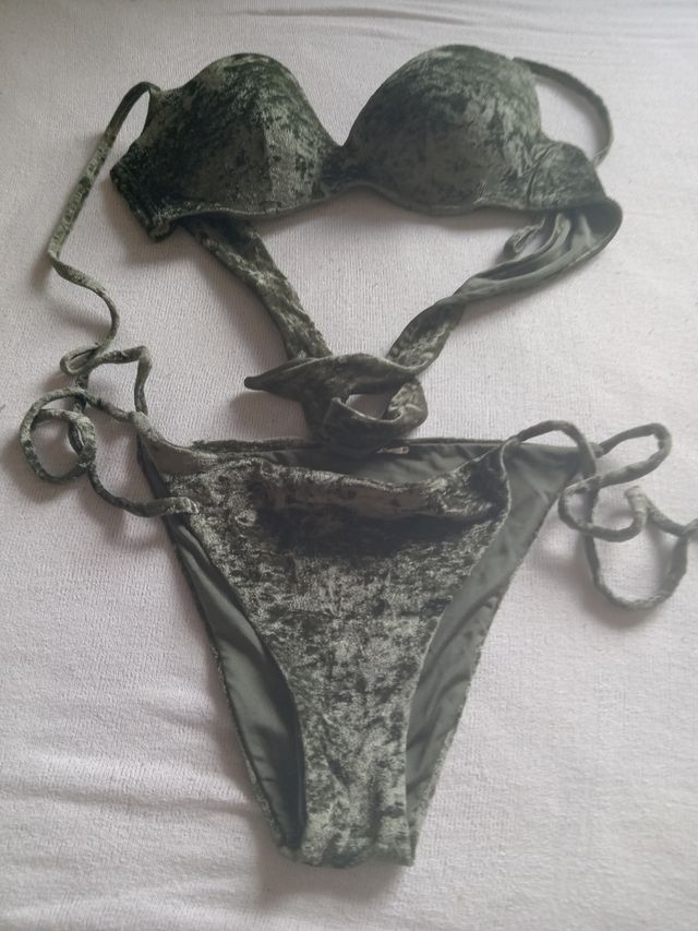 Costume di ciniglia calzedonia taglia 42