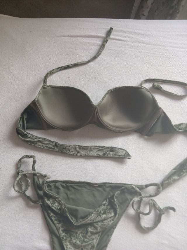 Costume di ciniglia calzedonia taglia 42
