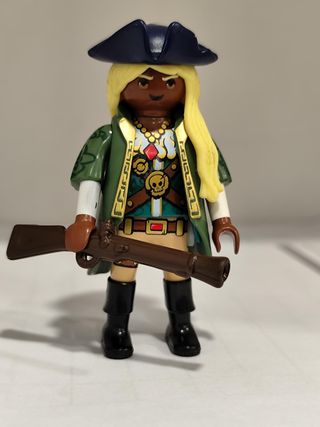 PLAYMOBIL MUJER PIRATA CON GORRO Y TRABUCO-13/8/24