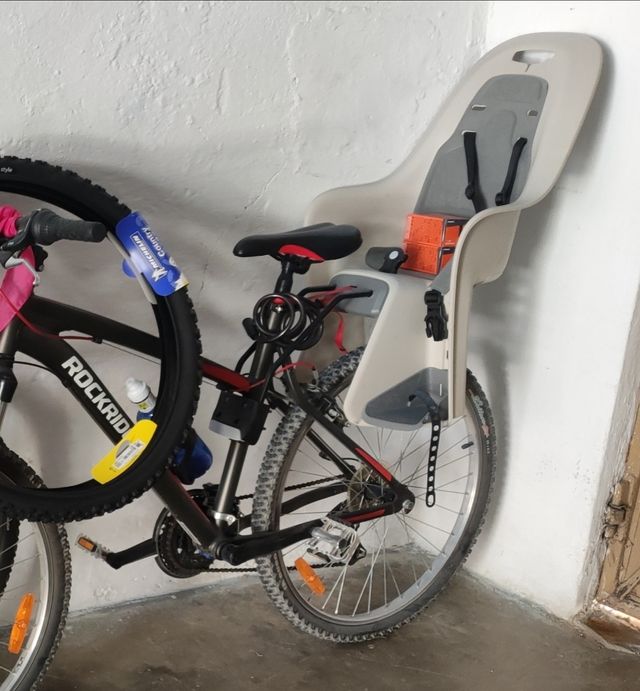 Silla bicicleta portabebés.