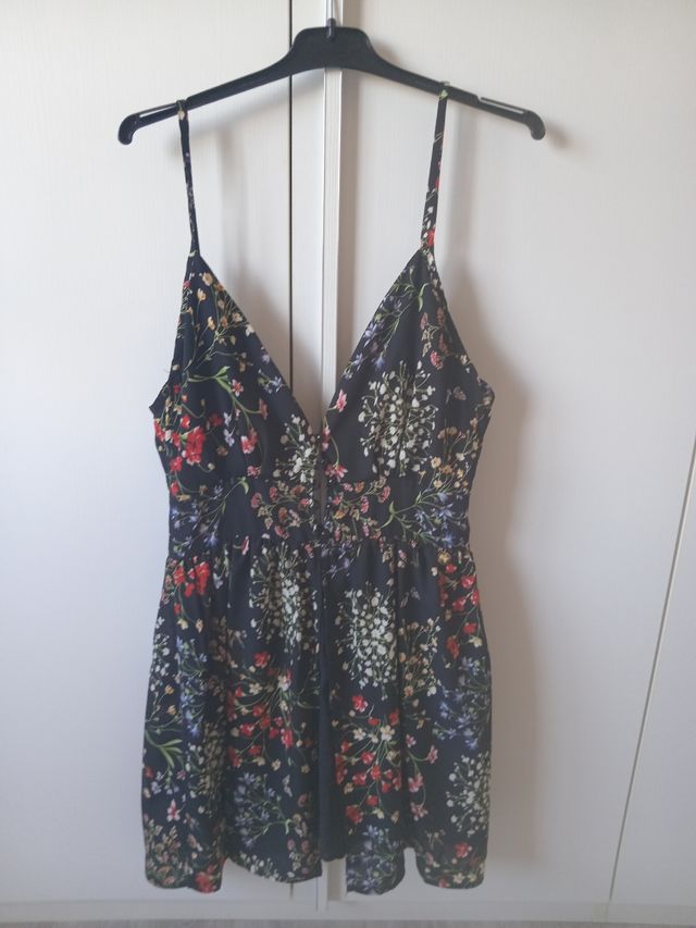 Vestito con pantaloncini nero con fiori taglia 42