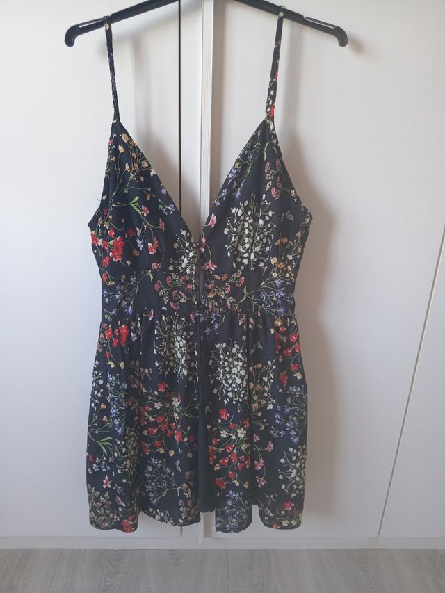 Vestito con pantaloncini nero con fiori taglia 42