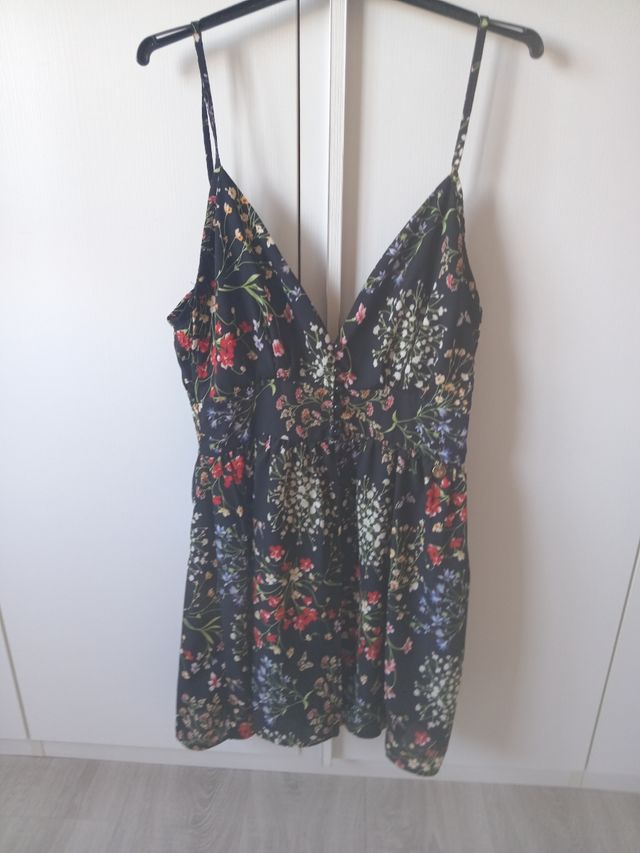 Vestito con pantaloncini nero con fiori taglia 42