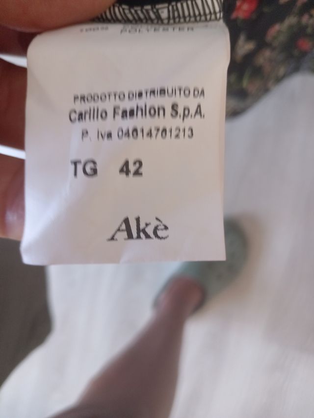 Vestito con pantaloncini nero con fiori taglia 42