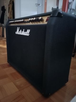 Amplificador Marshall 8240