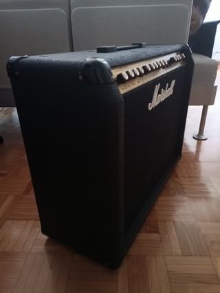 Amplificador Marshall 8240