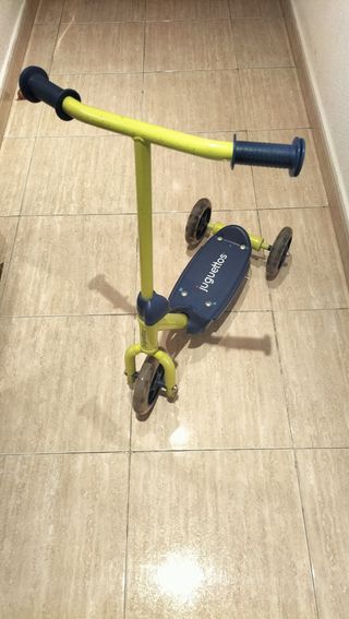 Juegos infantiles y patinete