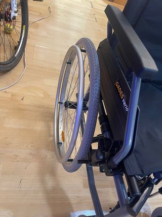 Silla de ruedas plegable nueva