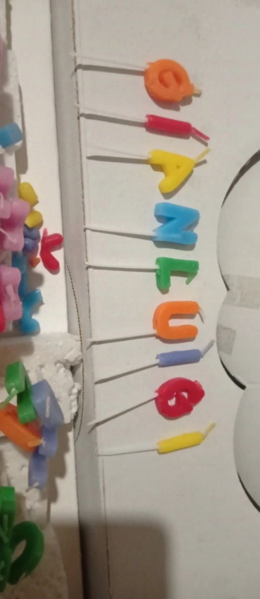 Candeline a forma di lettere